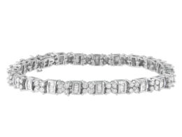 14K White Gold Round and Baguette Cut Floral Link Diamond Bracelet (4.00 cttw, H-I Color, SI2-I1 Clarity)