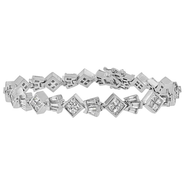 14K White Gold Princess and Baguette Cut Diamond Crown Link Bracelet (7 1/6 cttw, G-H Color, VS1-VS2 Clarity)