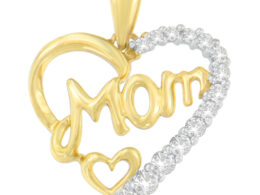 10K Yellow Gold Round Cut Diamond Mom Heart Pendant Necklace (0.25 cttw, H-I Color, I1-I2 Clarity)