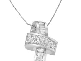 14K White Gold 2 cttw Princess and Baguette Cut Diamond Ribbon Pendant Necklace (H-I, SI-SI2)