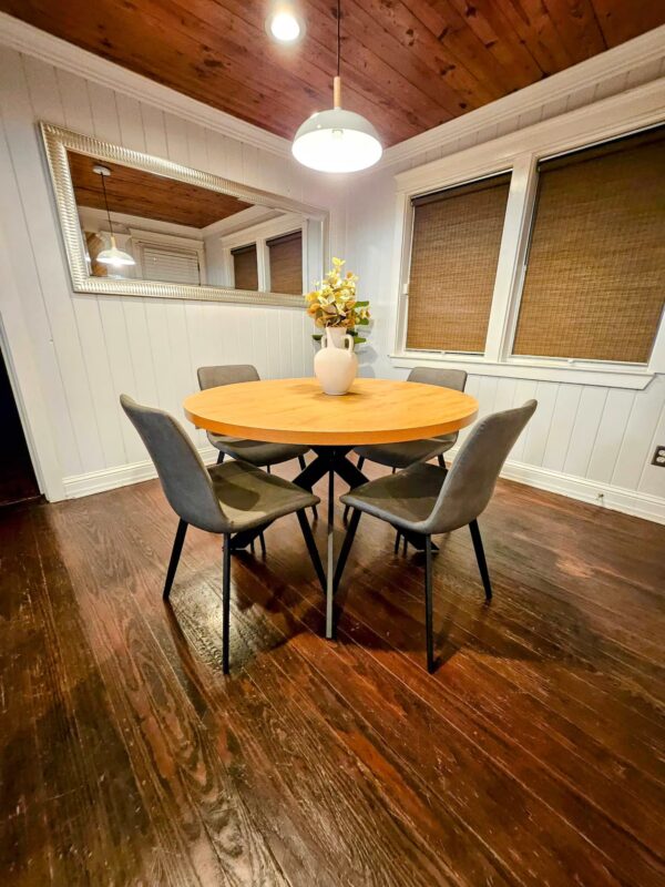 Stay at Woodhaven Cottage - Modern Cabin Style Home 1 Block To Downtown McKinney - Image 11