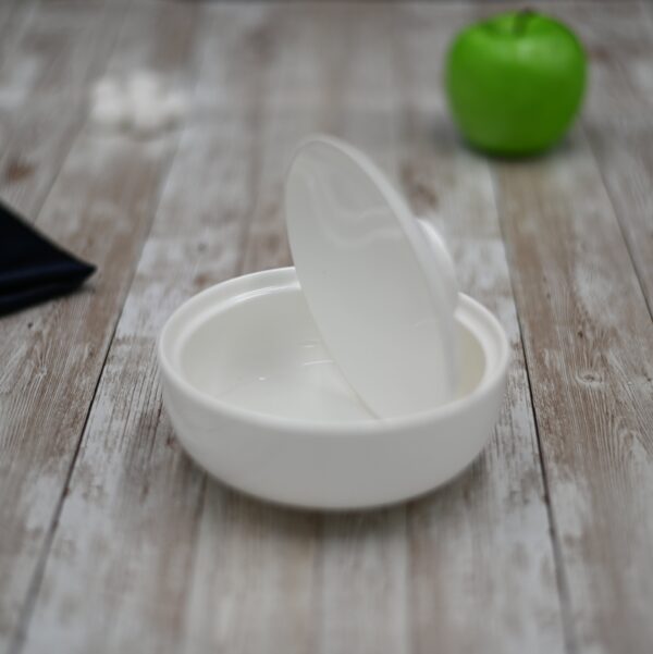 White Soup Cup With Lid 5" inch | 11 Fl Oz - Image 2