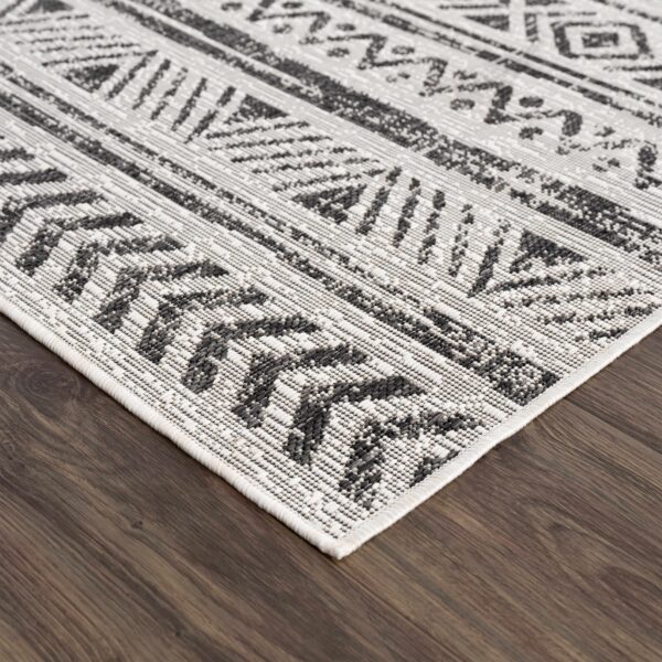 Catrine Indoor & Outdoor Rug - Clearance - Image 4