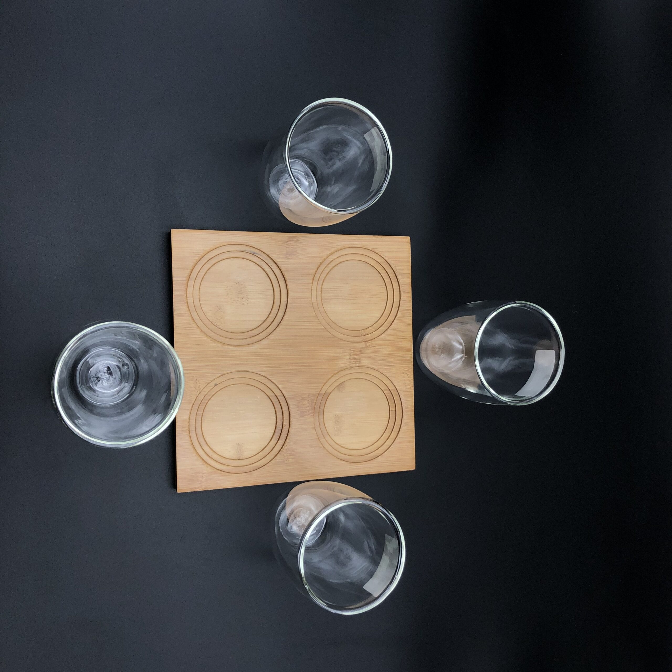 A Set Of A 4 Section Bamboo Tray With 4 Doublewalled Thermo Glasses To Match - Image 5