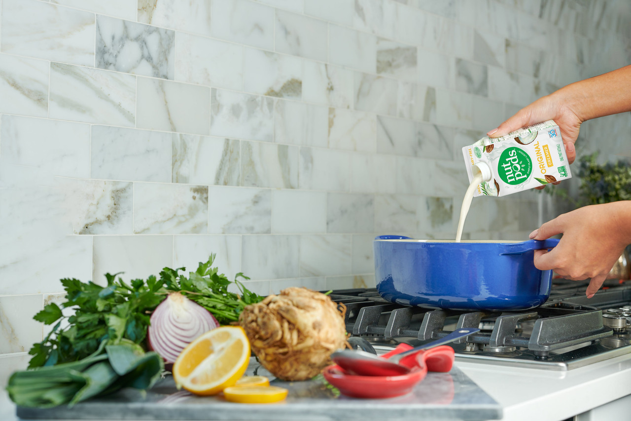 Nut Pods Hazelnut Creamer Unsweetened Dairy-Free 11.2 oz (Pack of 12) - Image 4