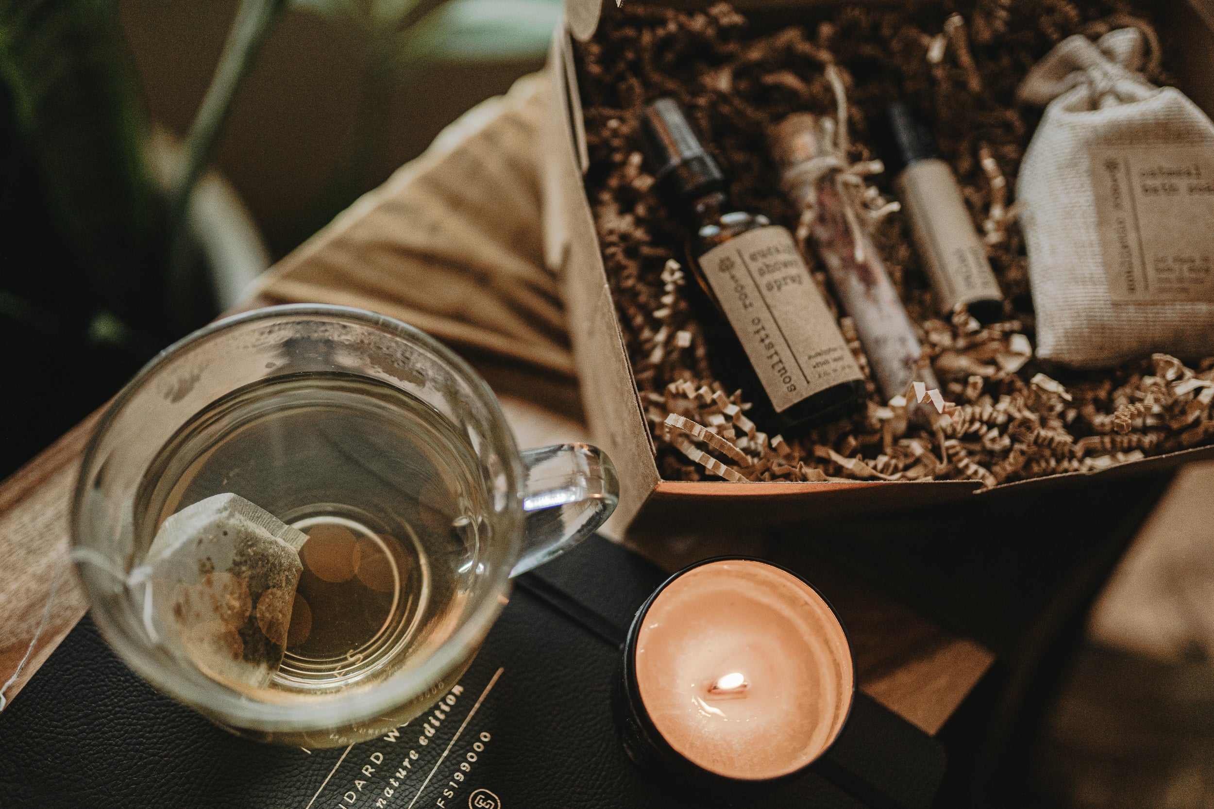 Gift Set- Shower Spray, Relax Roller, Oatmeal Soak & Rose Bath Salt - Image 2