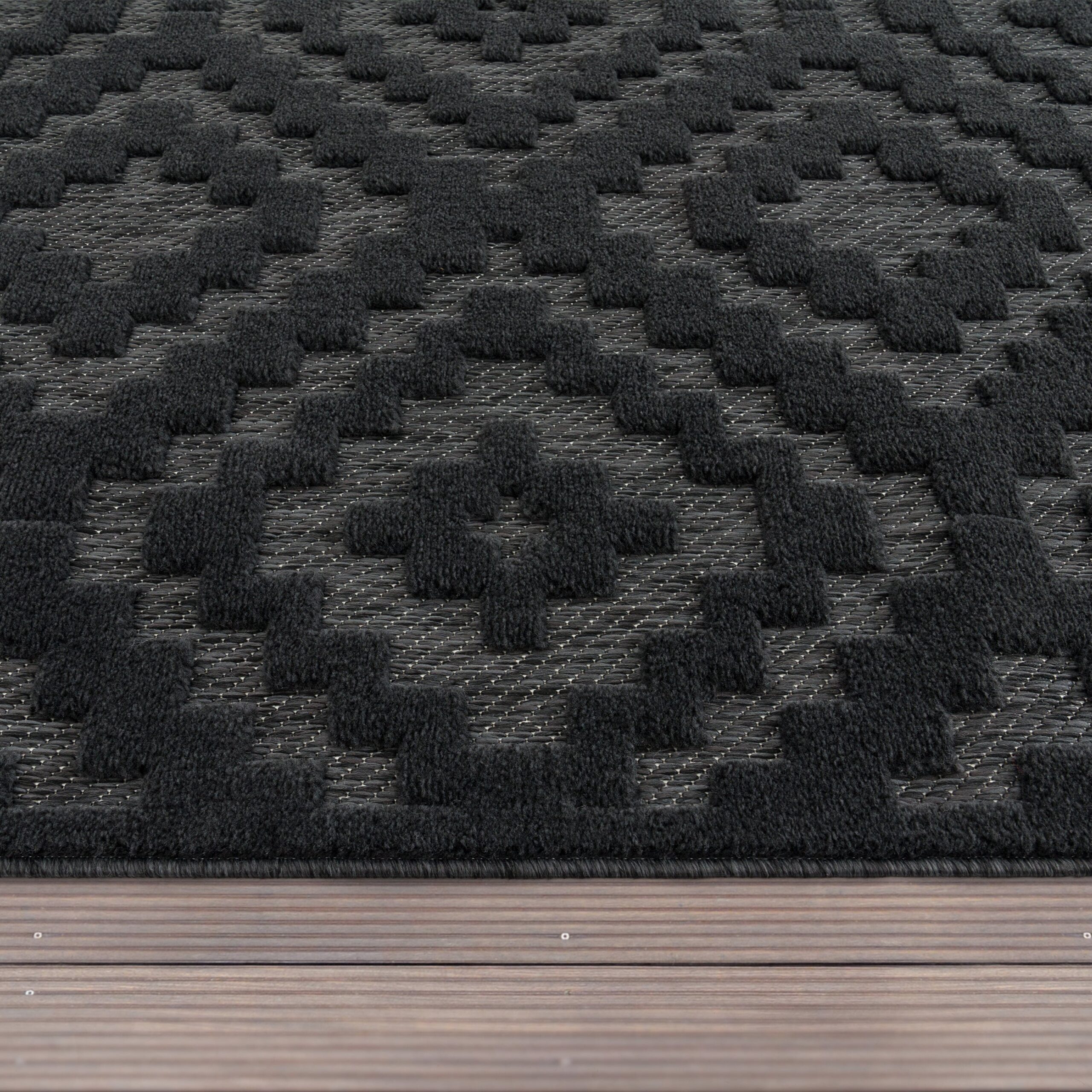 Indoor Outdoor Rug Livorno Trellis High-Low Pattern In Anthracite - Image 3