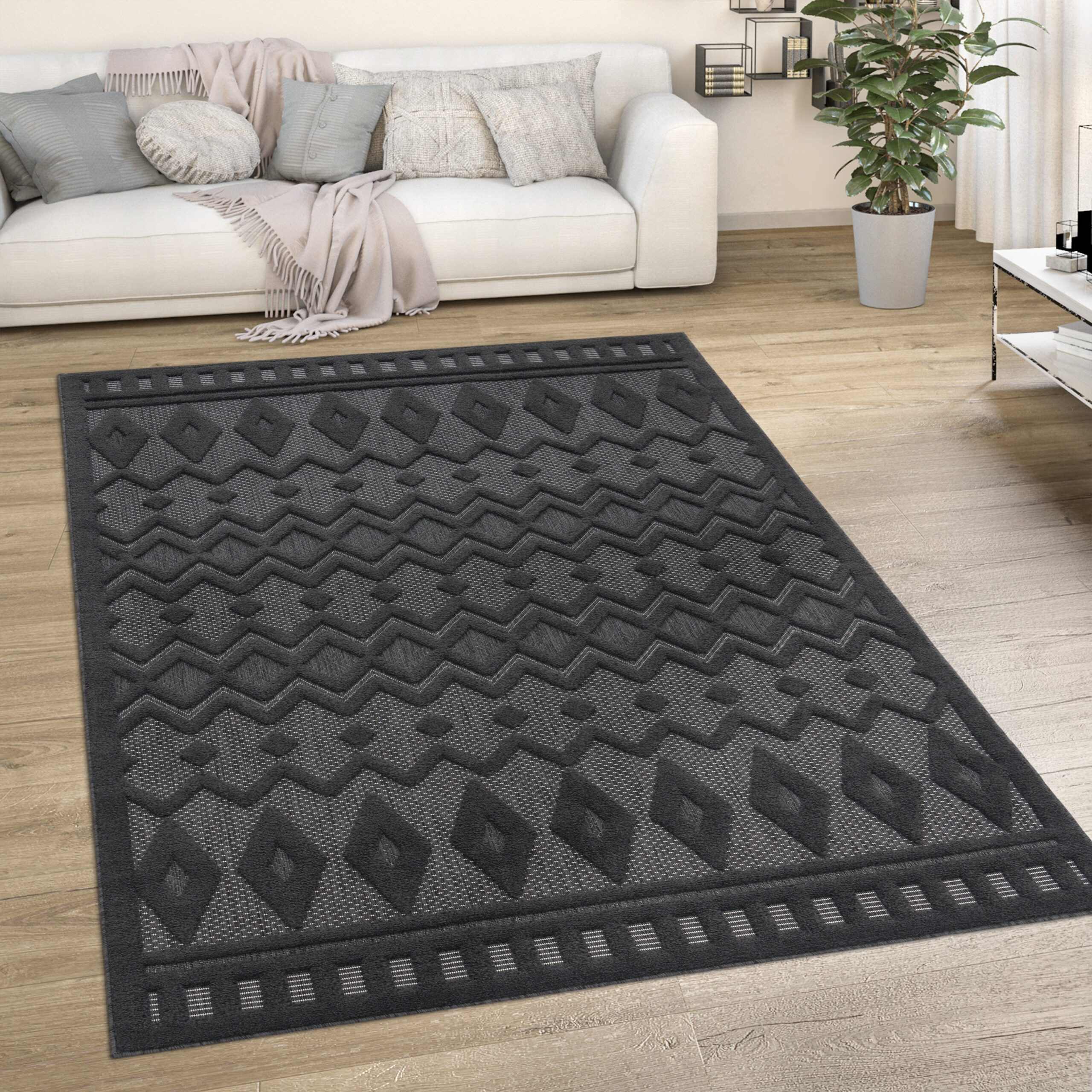 Indoor Outdoor Rug Livorno Geometric Trellis Pattern In Anthracite - Image 5