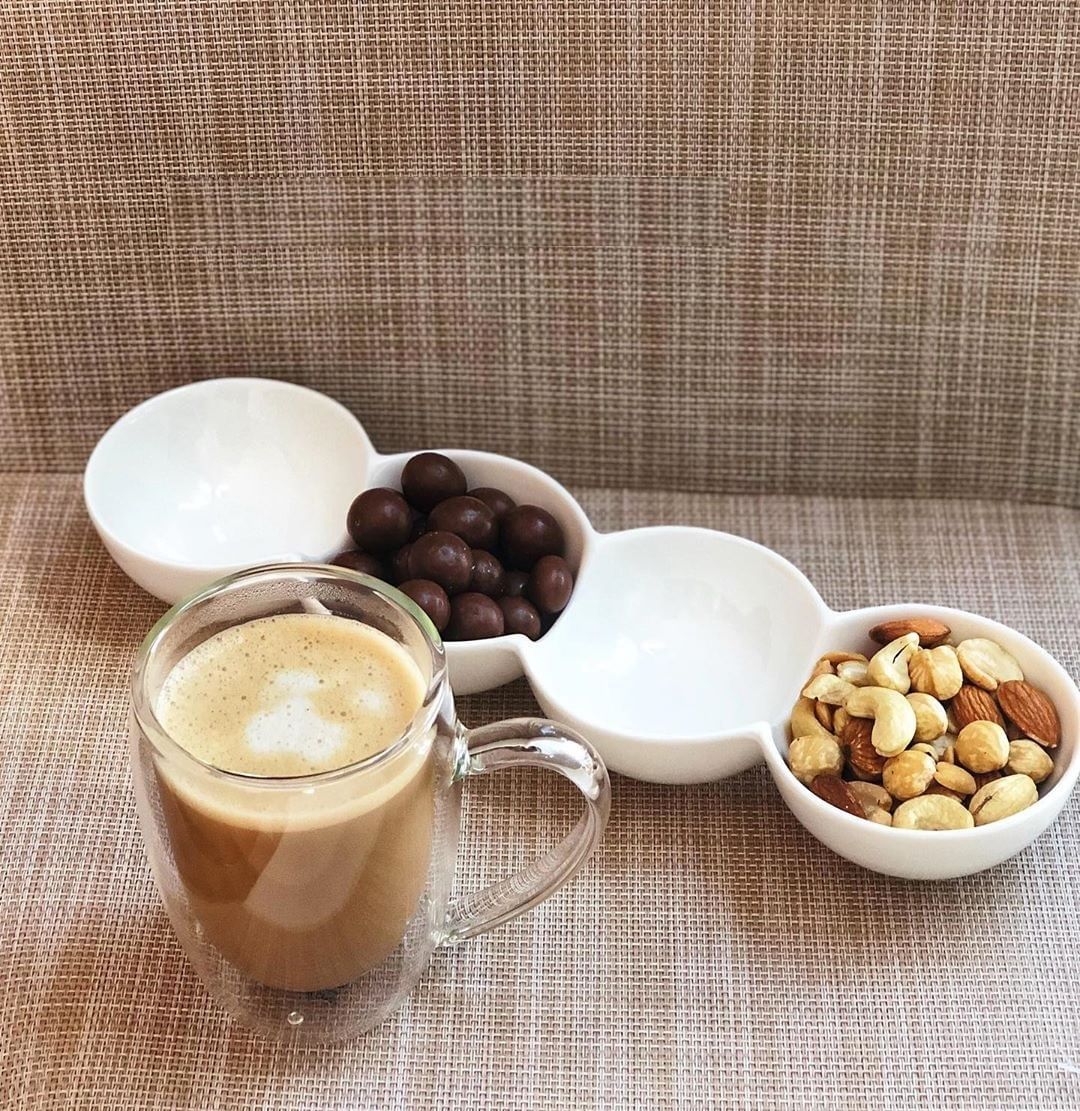 Fine Porcelain Centipede 4 Section Dish With Bamboo Serving Tray To Match - Image 3