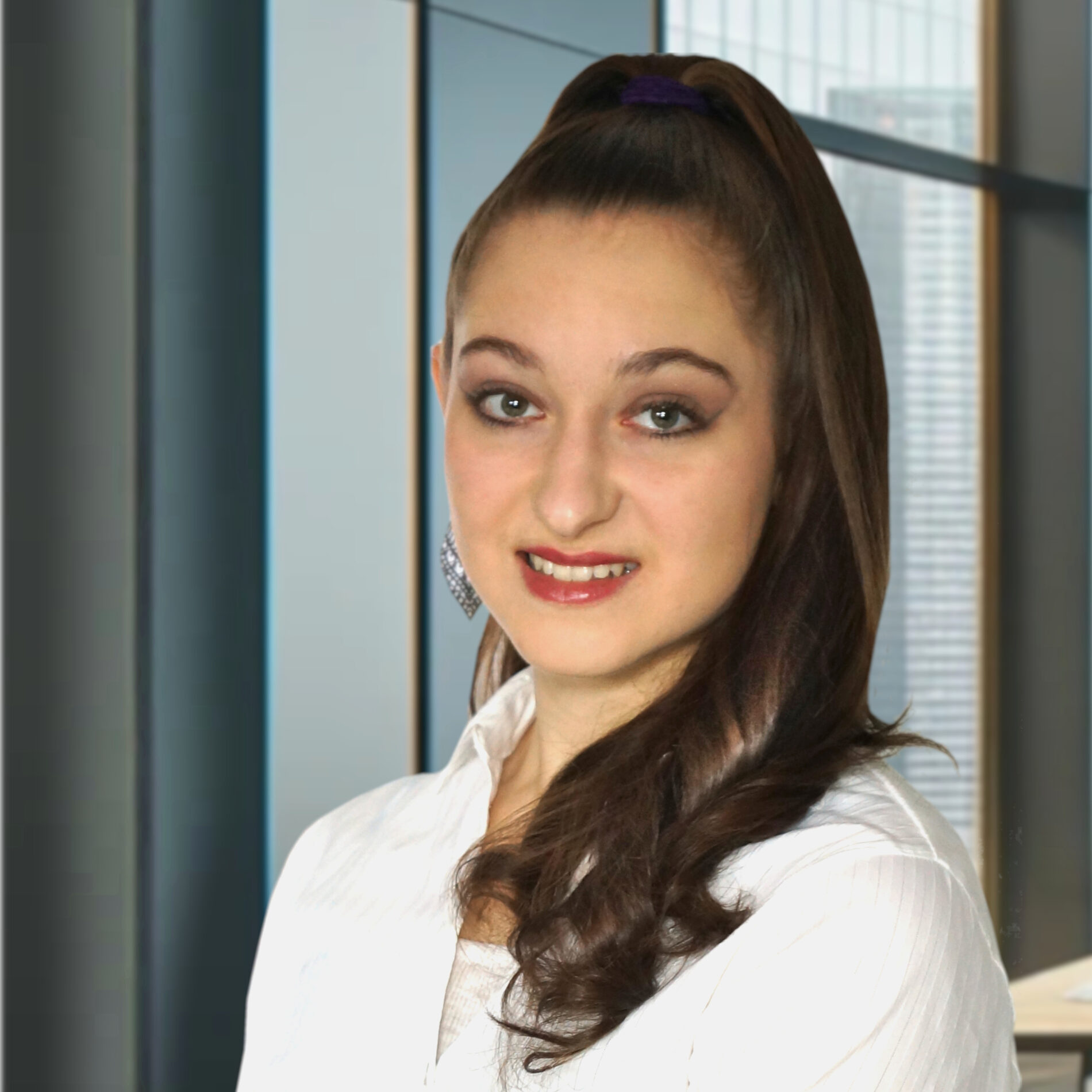 Isabelle M. - Graphic Designer, Front-End Web Developer